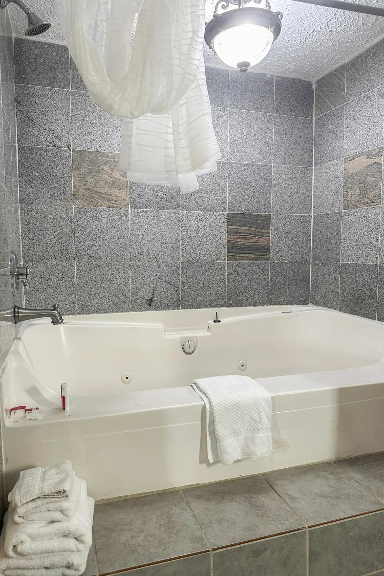 Regal Inn Guntersville By Oyo Hwy 431 المظهر الخارجي الصورة